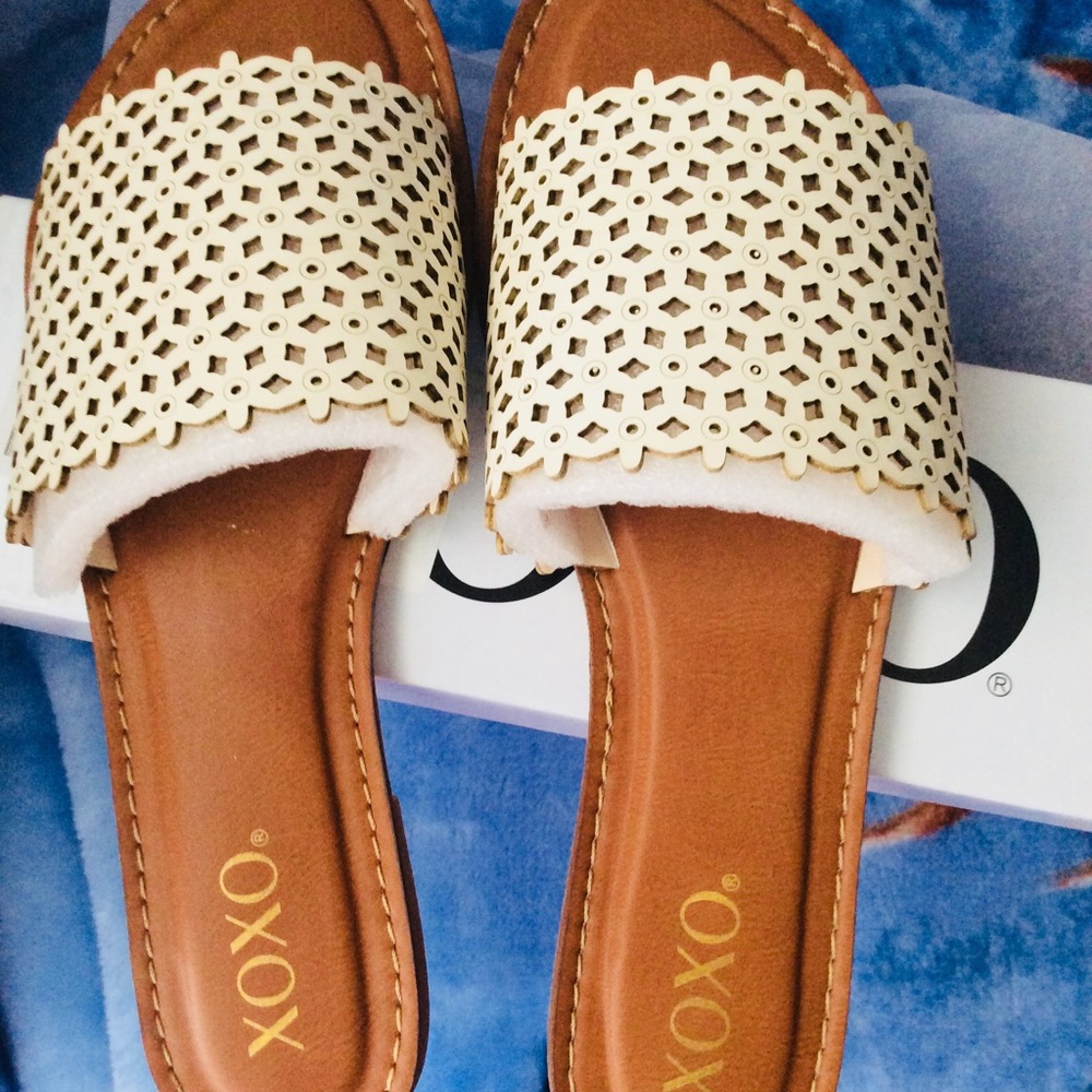 XOXO Women's Rachad Slide Sandal - Picture 2 of 8